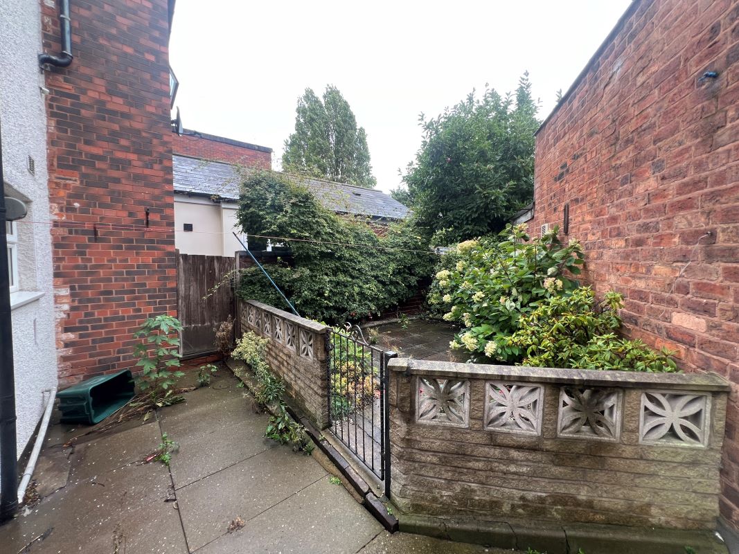 110 Pargeter Street, Walsall, West Midlands, WS2 8RR