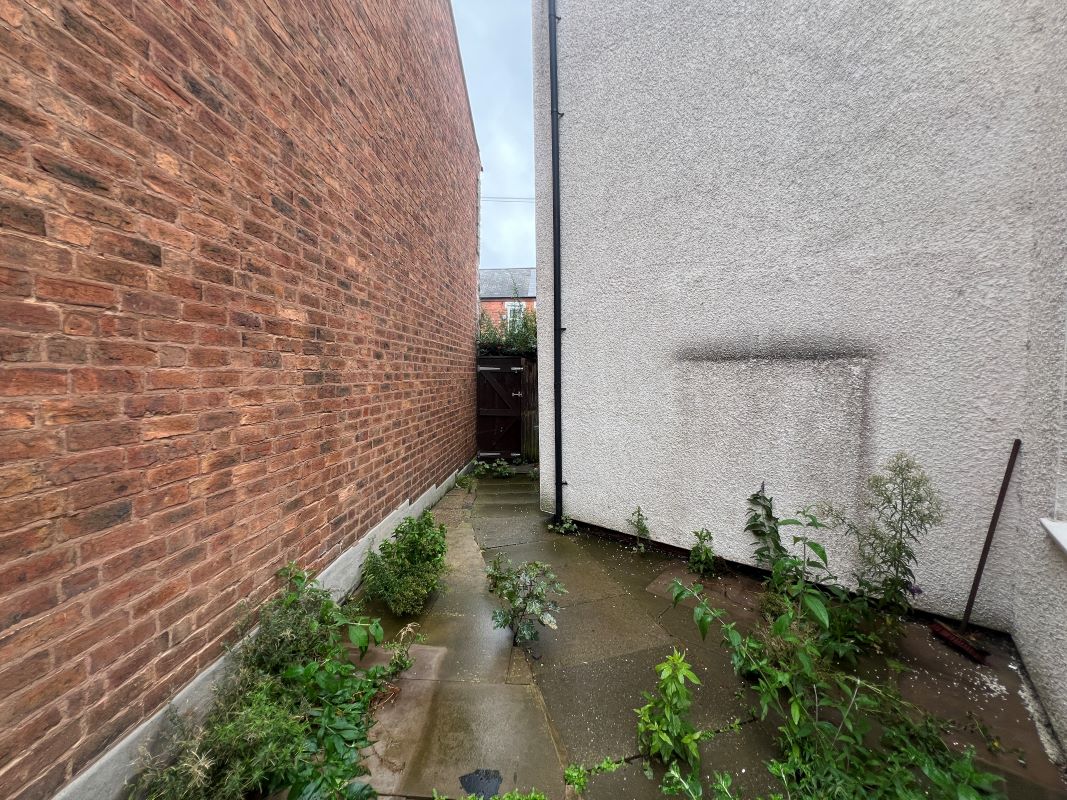 110 Pargeter Street, Walsall, West Midlands, WS2 8RR