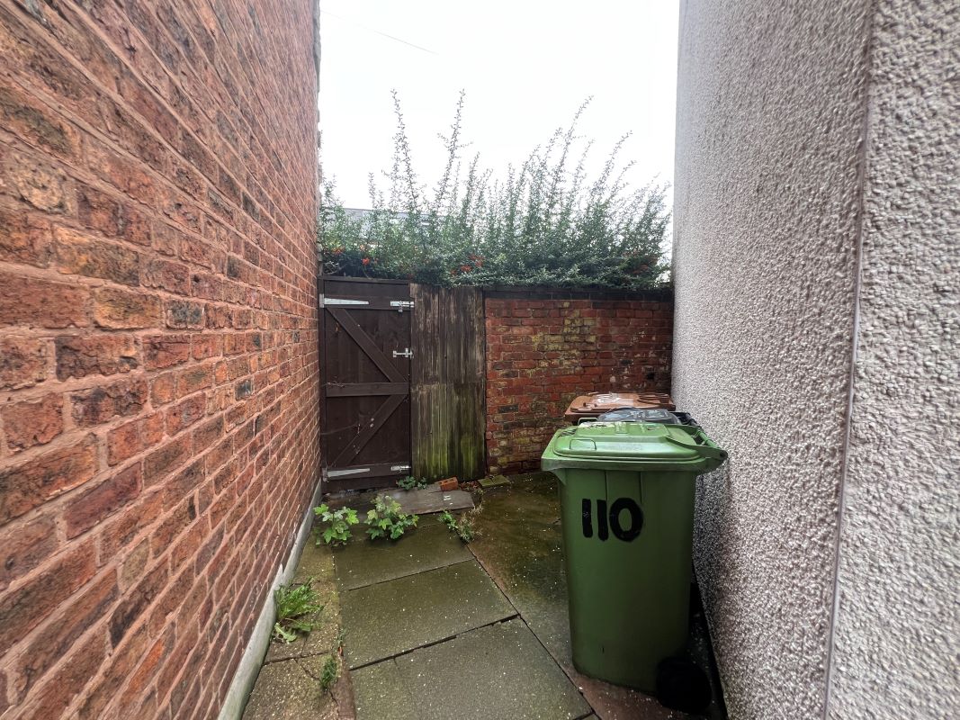 110 Pargeter Street, Walsall, West Midlands, WS2 8RR