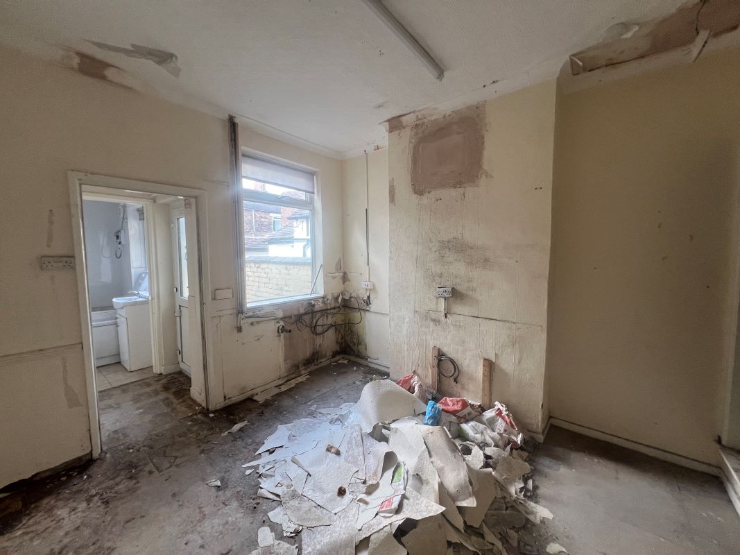 2 bedroom mid terraced property in Stoke on Trent