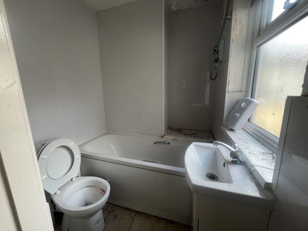 2 bedroom mid terraced property in Stoke on Trent