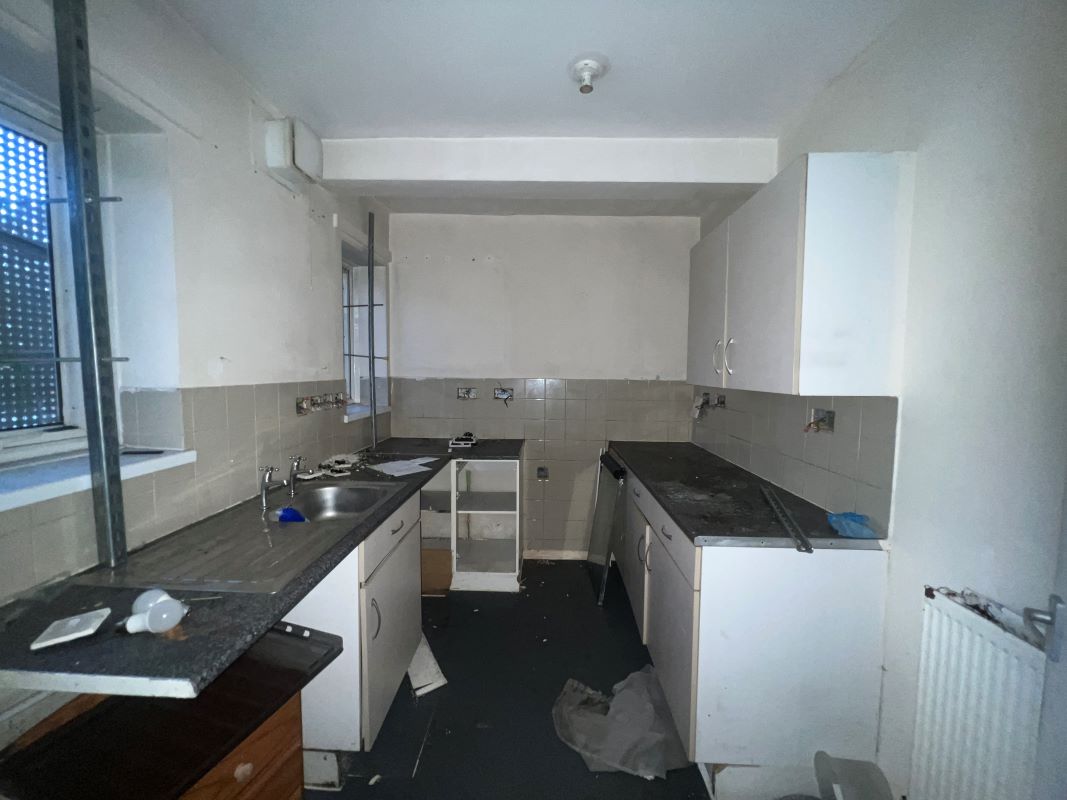 3 bedroom mid terraced property in Walsall