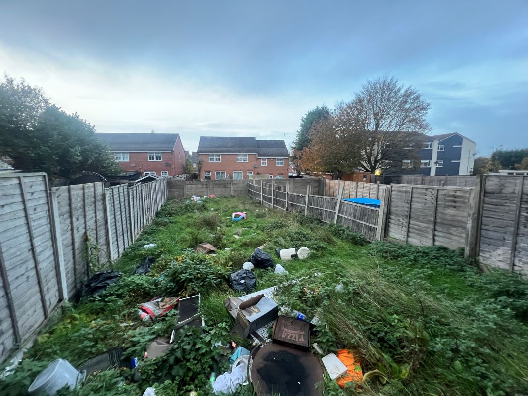 3 bedroom mid terraced property in Walsall