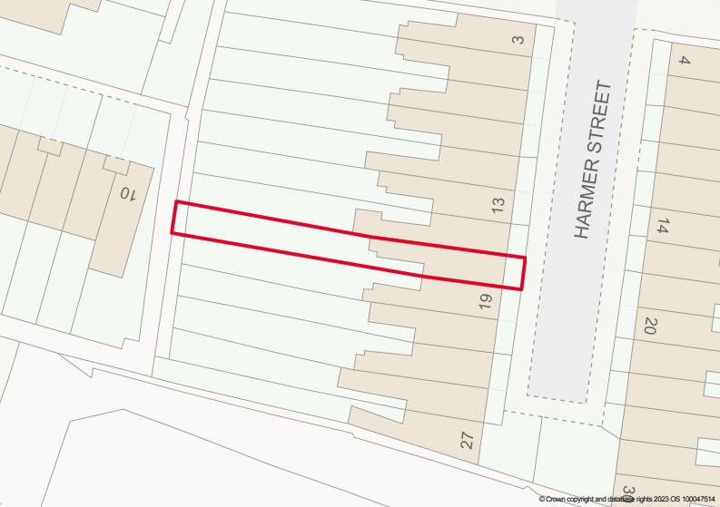 3 bedroom mid terraced house in Hockley