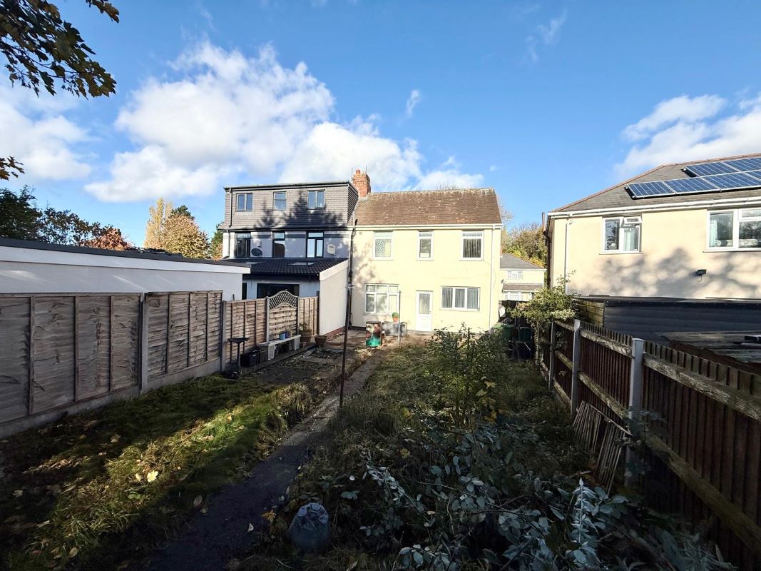 142 Clarence Road, Bilston, WV14 6PG