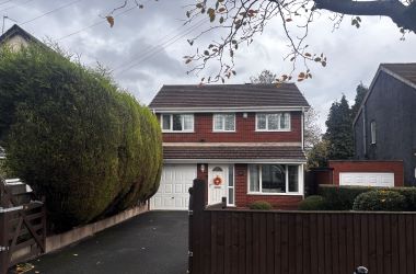 A 4 bedroom detached property in Wolverhampton.