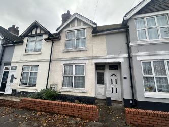 3 bedroom property in Willenhall