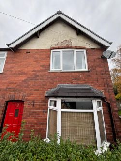 2 bedroom end terraced property in Prestwich
