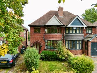 3 bedroom semi detached property in Handsworth Wood, Birmingham