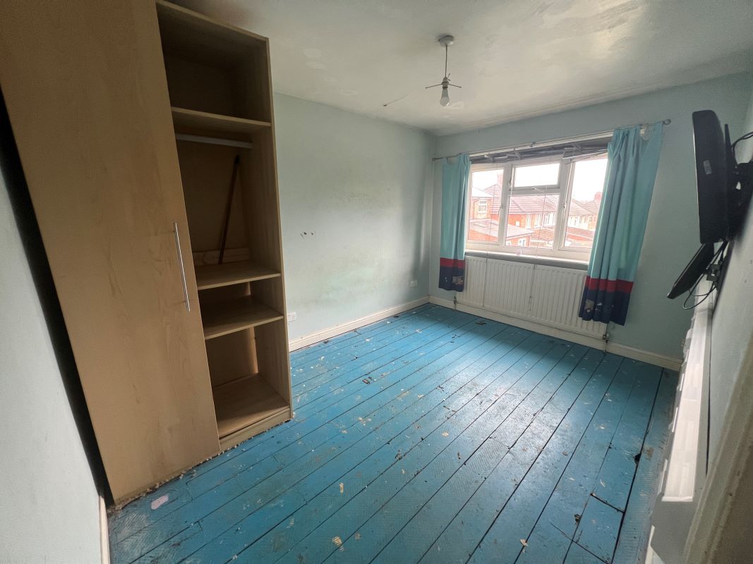 3 bedroom mid terraced house in Erdington