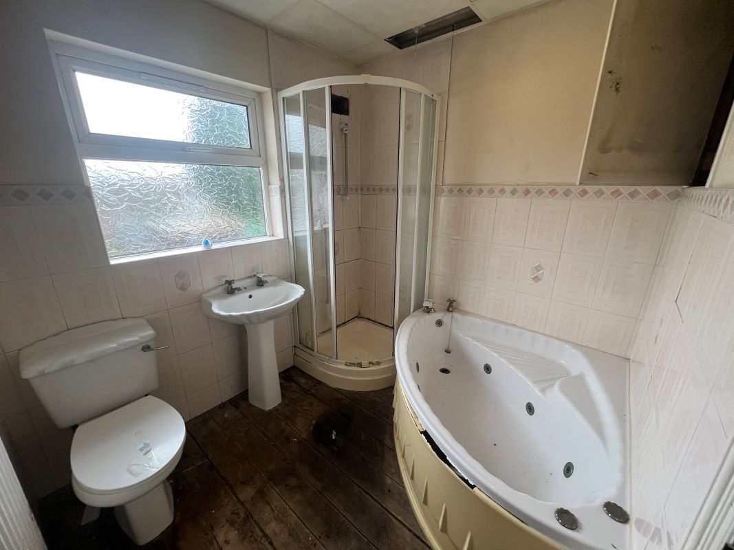 3 bedroom mid terraced house in Erdington