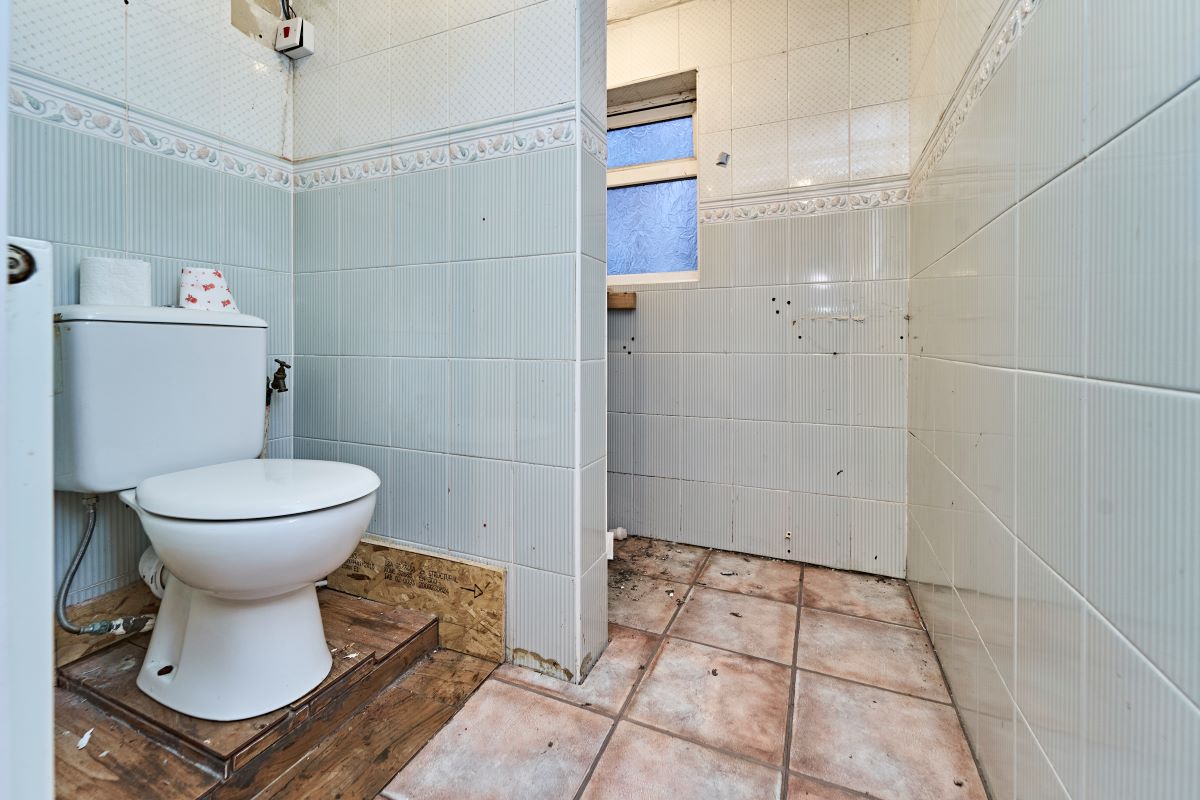 2 bedroom mid terraced property in Wolverhampton