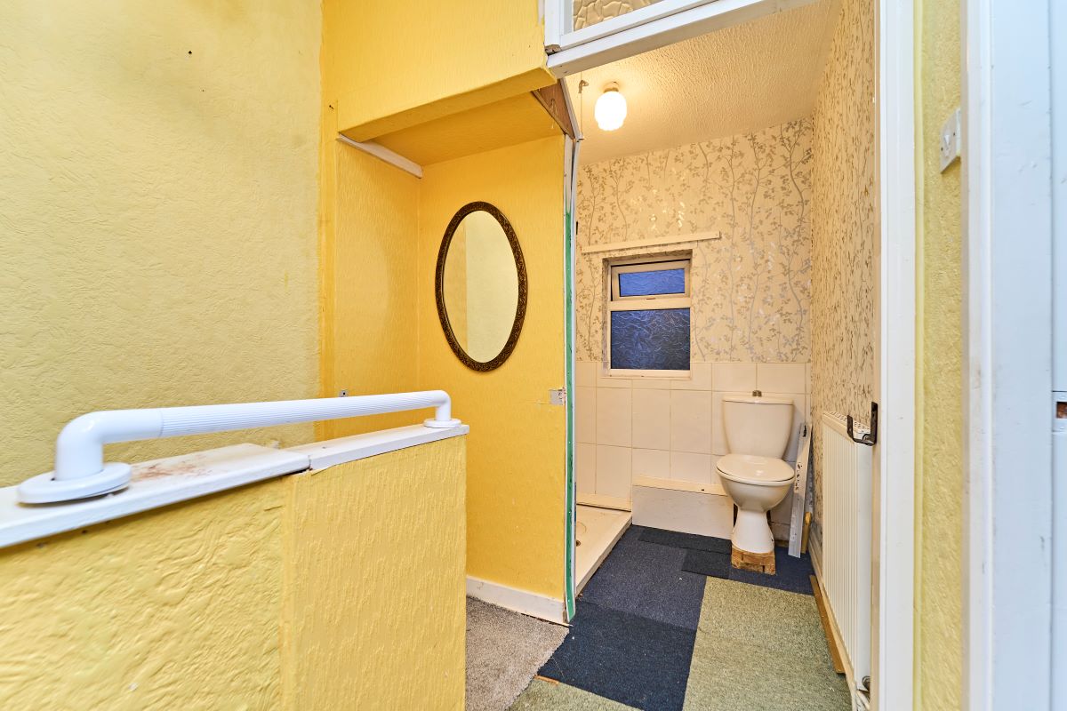 2 bedroom mid terraced property in Wolverhampton