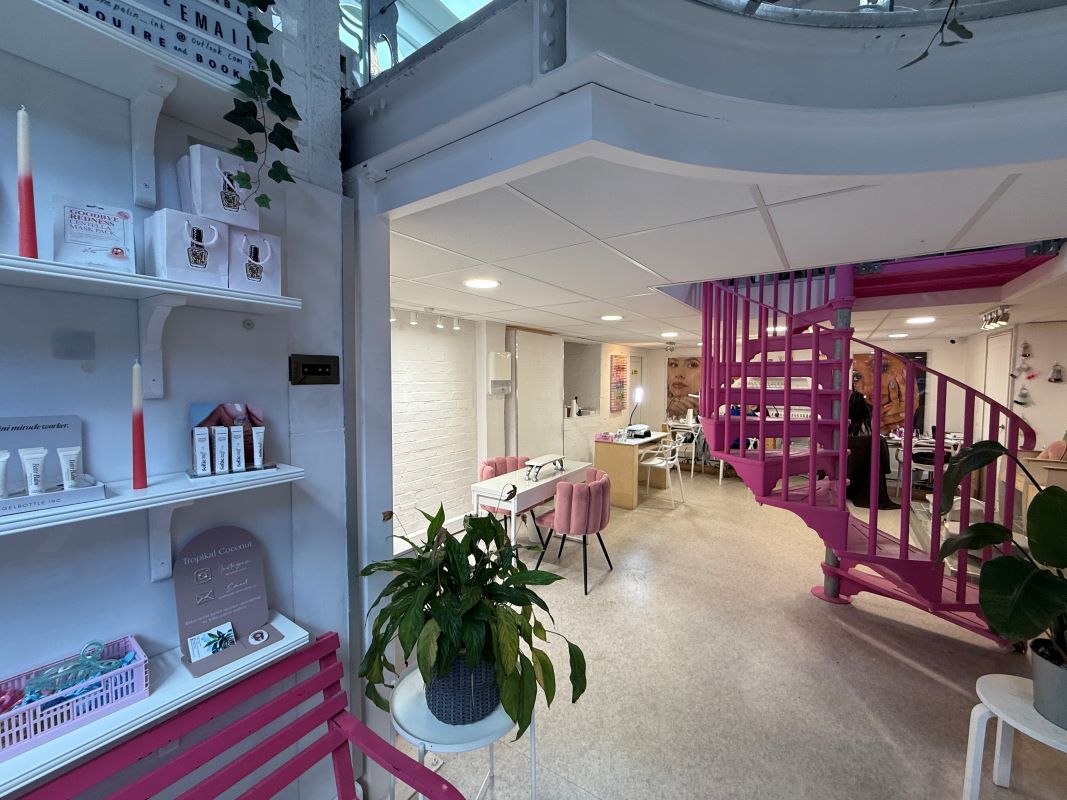 A long leasehold retail/office unit in the Jewellery Quarter, Birmingham