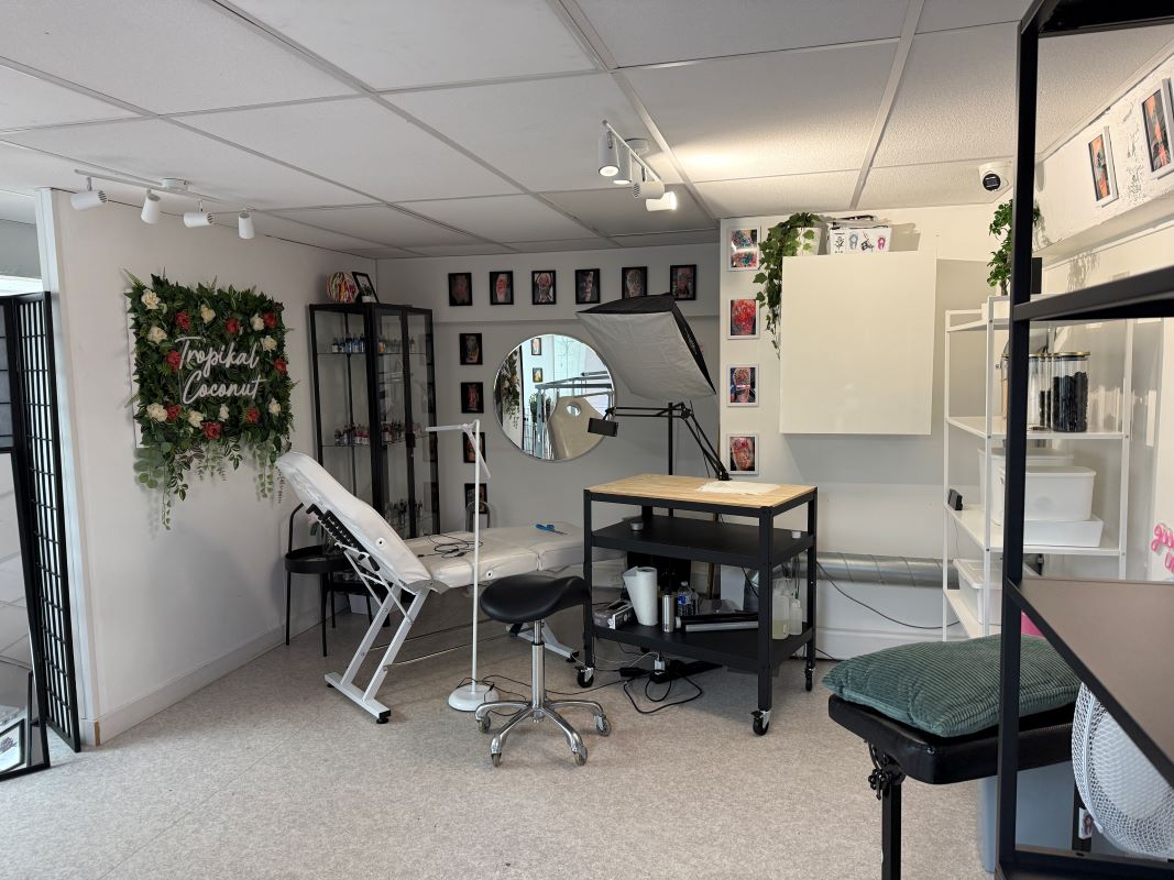 A long leasehold retail/office unit in the Jewellery Quarter, Birmingham