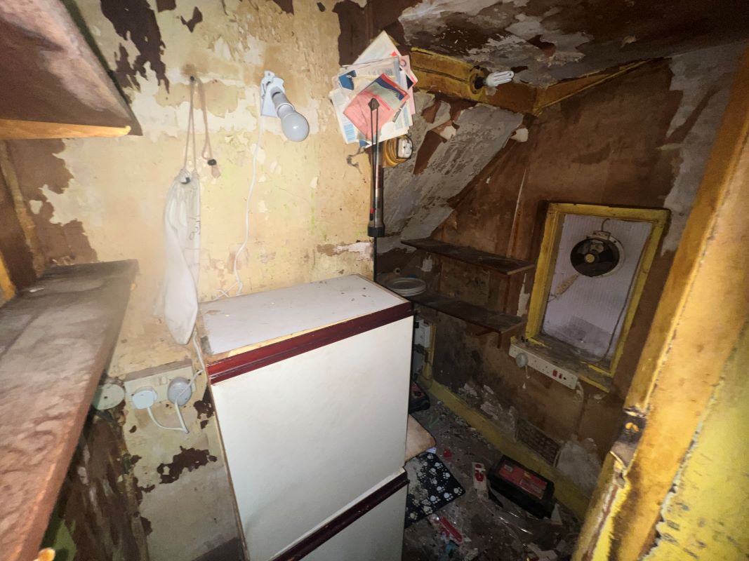 3 bedroom mid terraced house in Longbridge