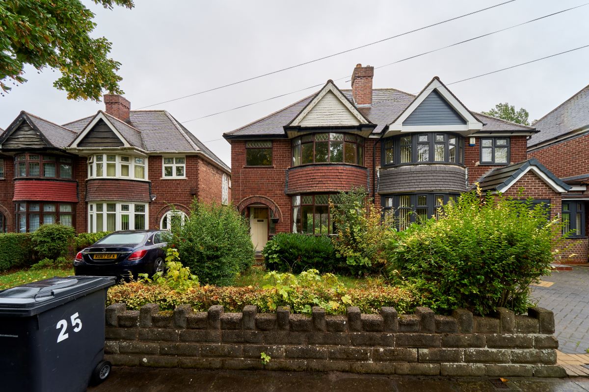 3 bedroom semi detached property in Handsworth Wood, Birmingham