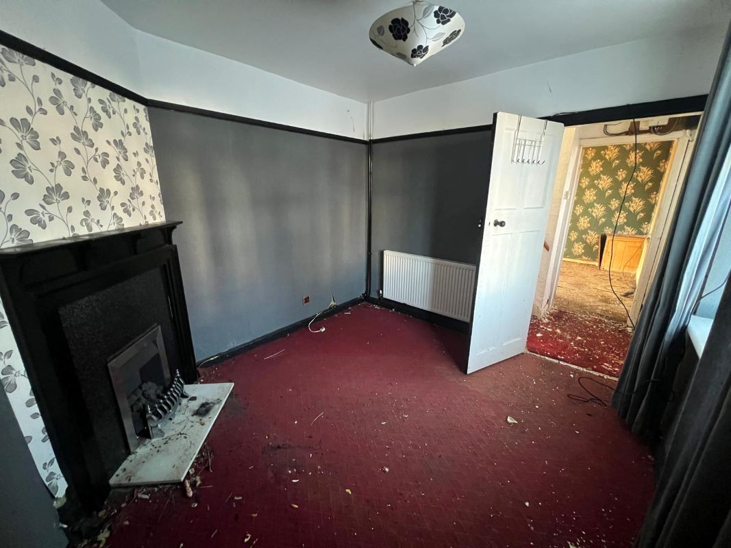 125 Hill Top Road, Oldbury, B68 9DX