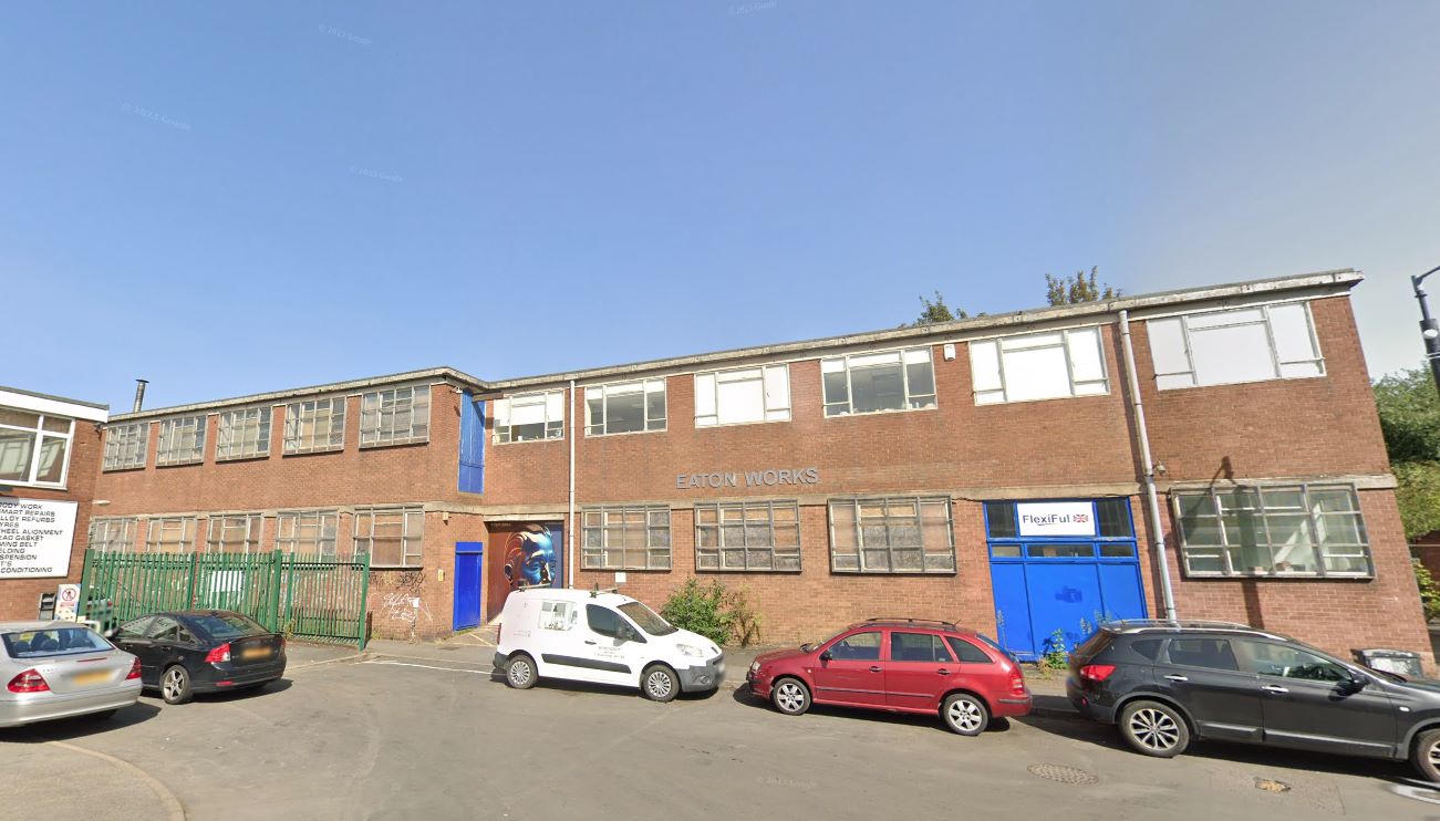Freehold industrial unit with offices in Leamington Spa