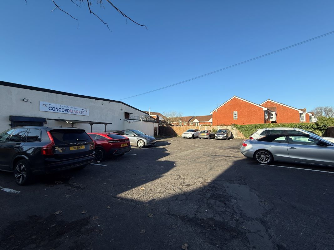 Former market hall with offices above and a single retail unit in Sedgley