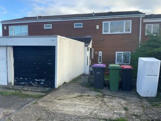 4 bedroom mid terraced house in Telford