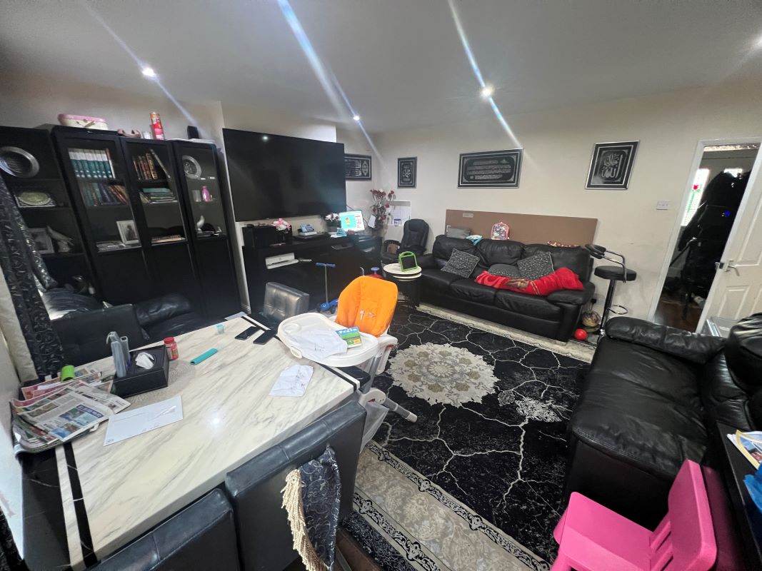 10 Darfield Walk, Birmingham, B12 0UA