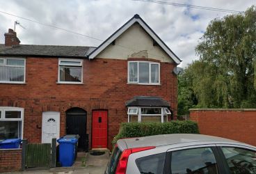 2 bedroom end terraced property in Prestwich
