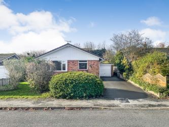 3 bedroom detached bungalow in Inkberrow, Worcester