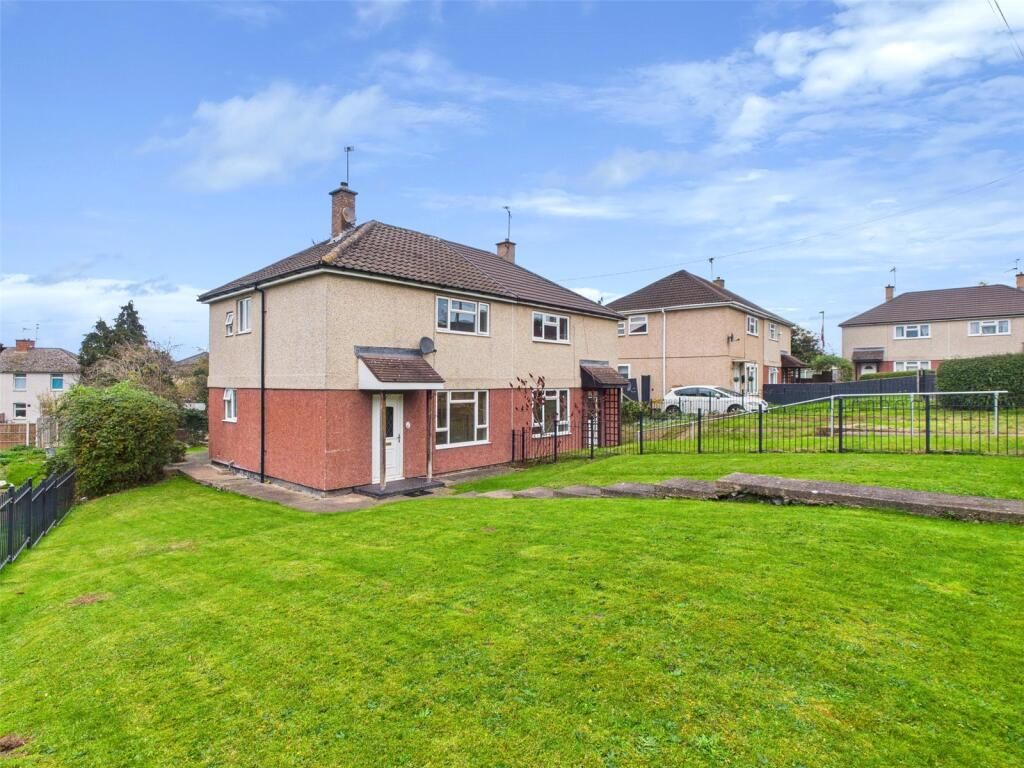 2 bedroom semi detached property in Worcester 