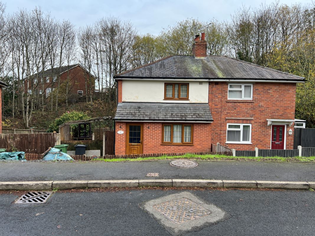3 bedroom semi detached house in Dudley