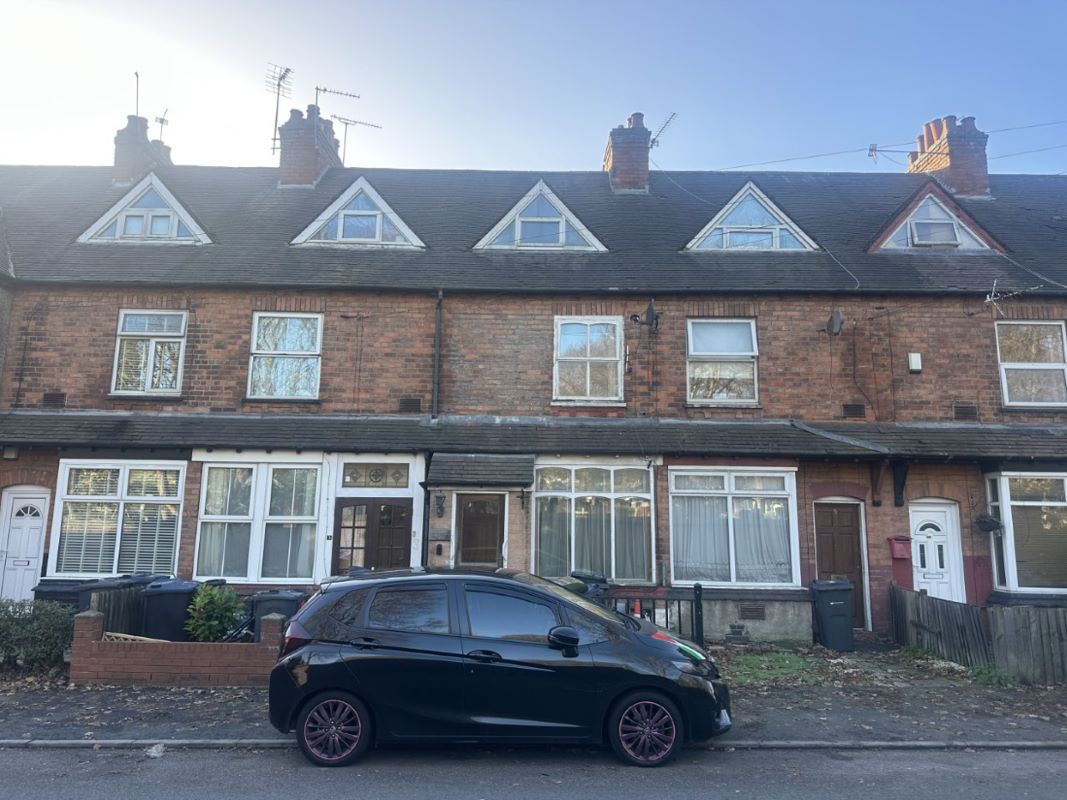 3 bedroom mid terraced property in Birmingham