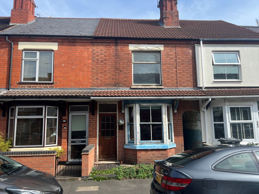 3 bedroom mid terraced property in Nuneaton 