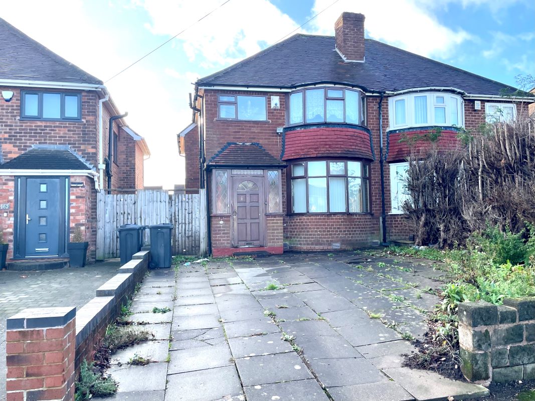 3 bedroom semi detached property in Quinton 