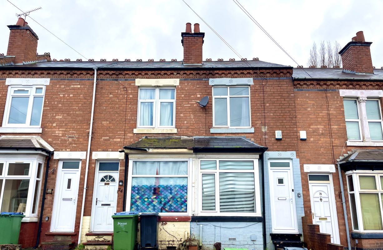 3 bedroom mid terraced property in Smethwick
