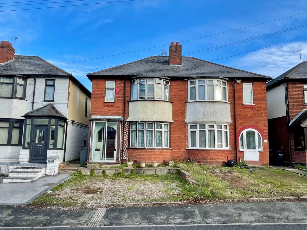 A 3 bedroom semi detached property in Oldbury