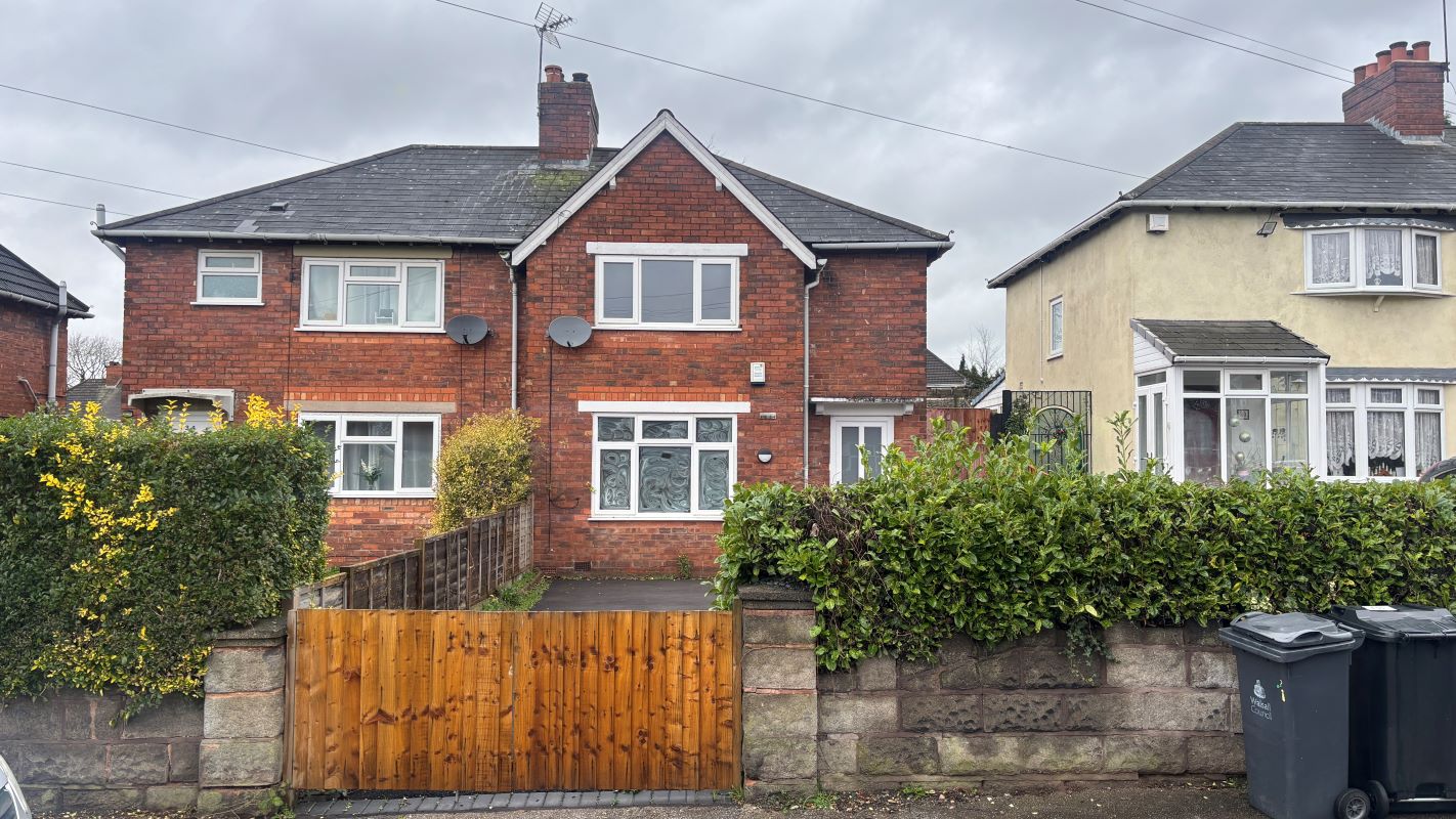 3 bedroom semi detached house in Walsall