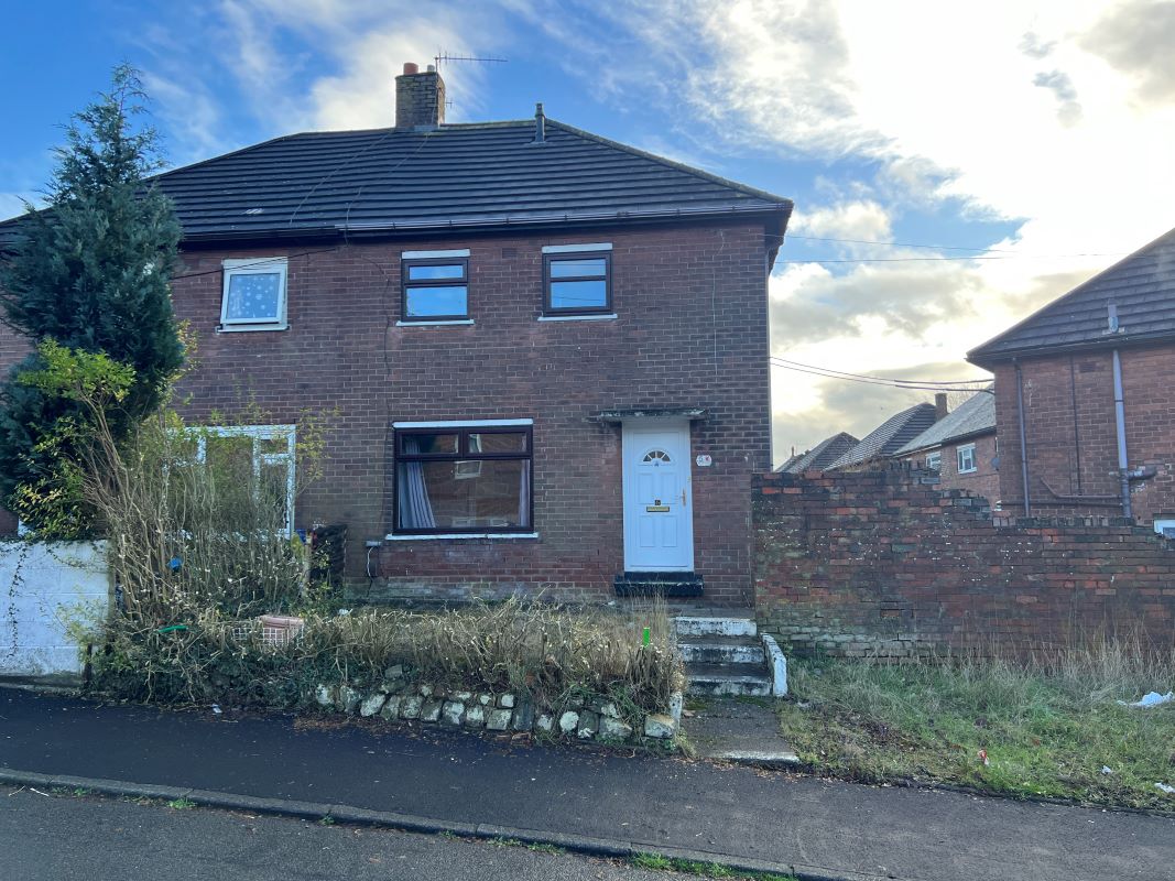3 bedroom semi detached house in Stoke on Trent