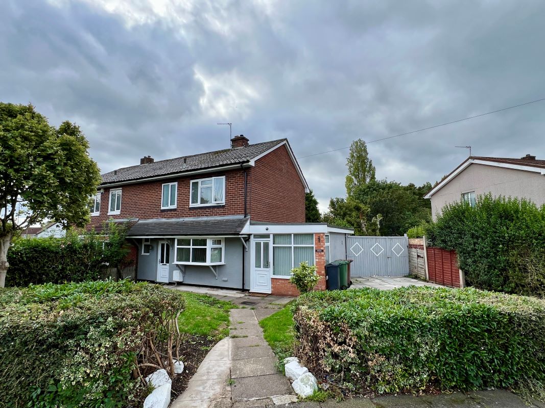 3 bedroom semi detached property in Walsall