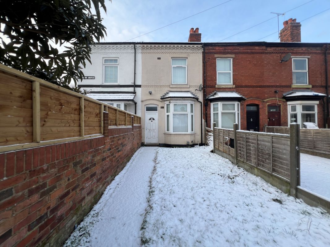 2 bedroom mid terraced property in Smethwick