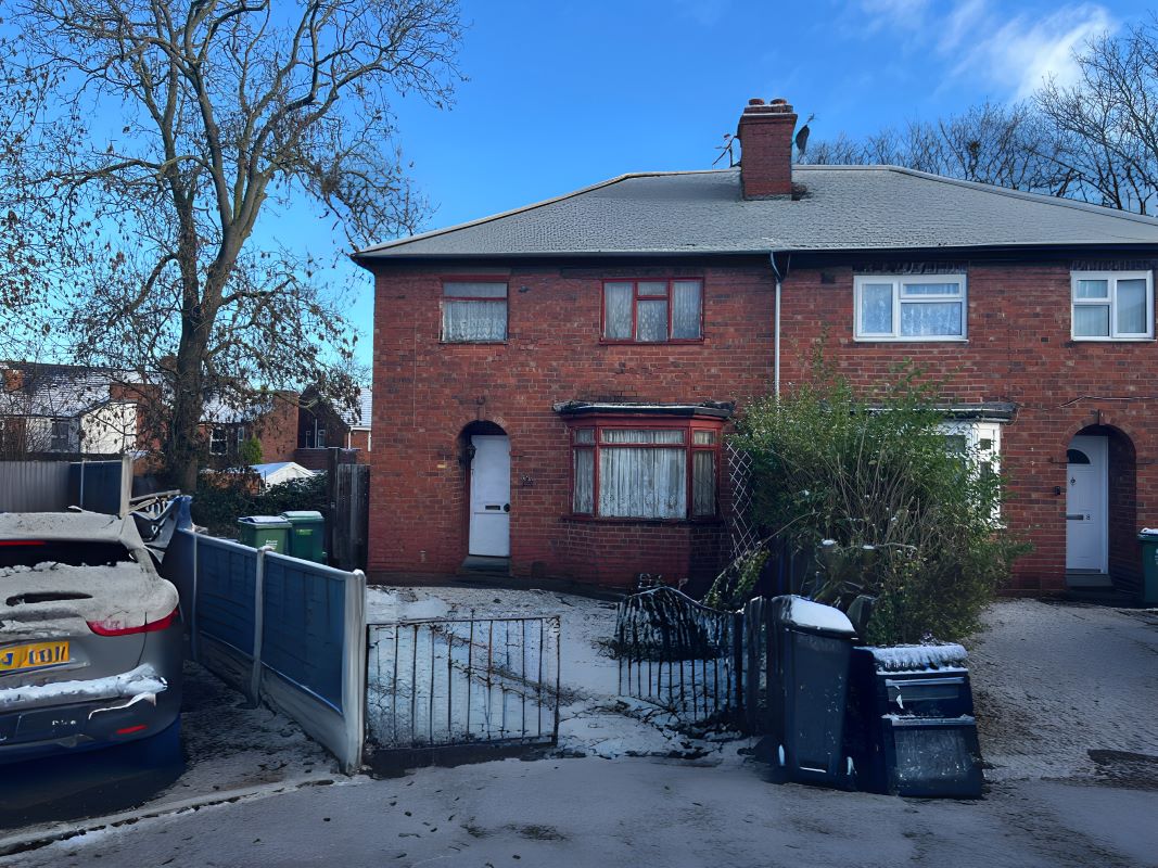 3 bedroom semi detached house in Oldbury