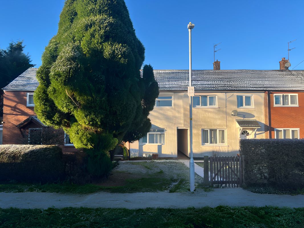 3 bedroom mid terraced house in Kidderminster