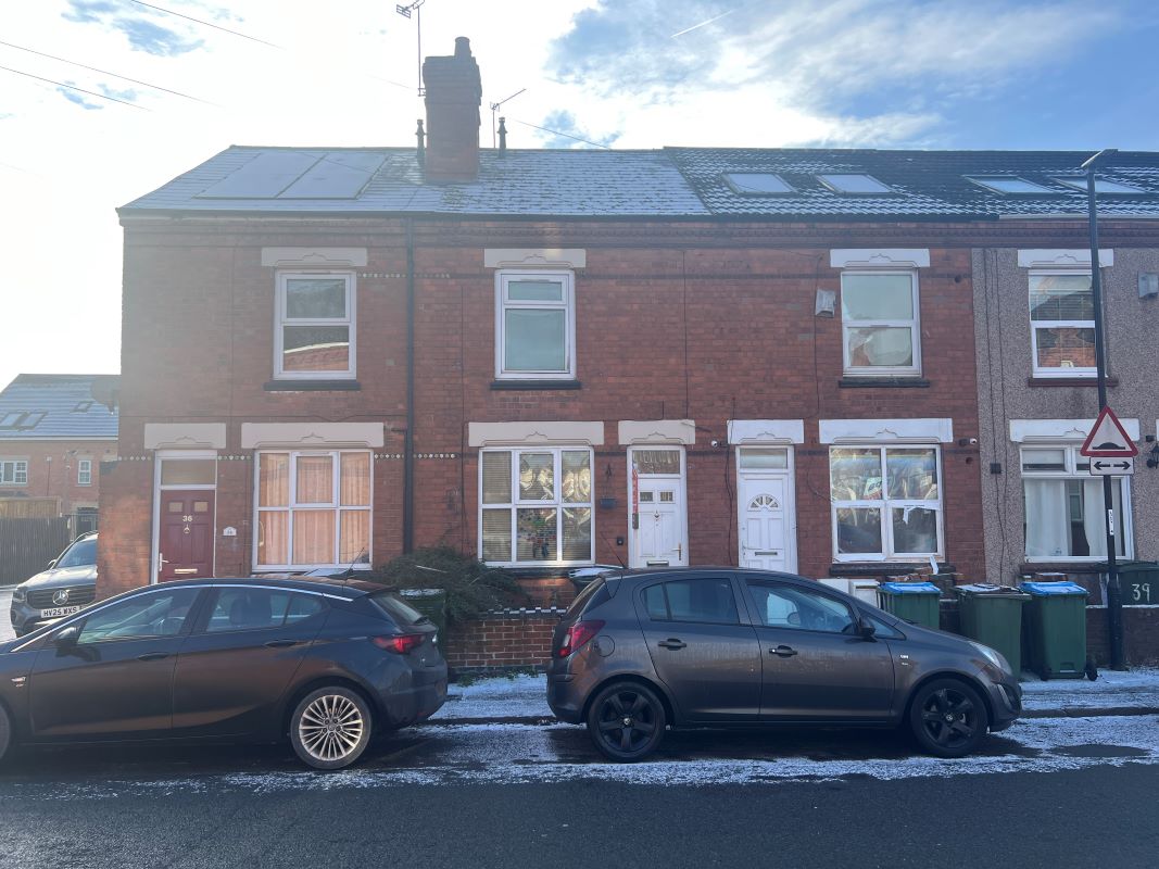 2 bedroom mid terraced house in Coventry