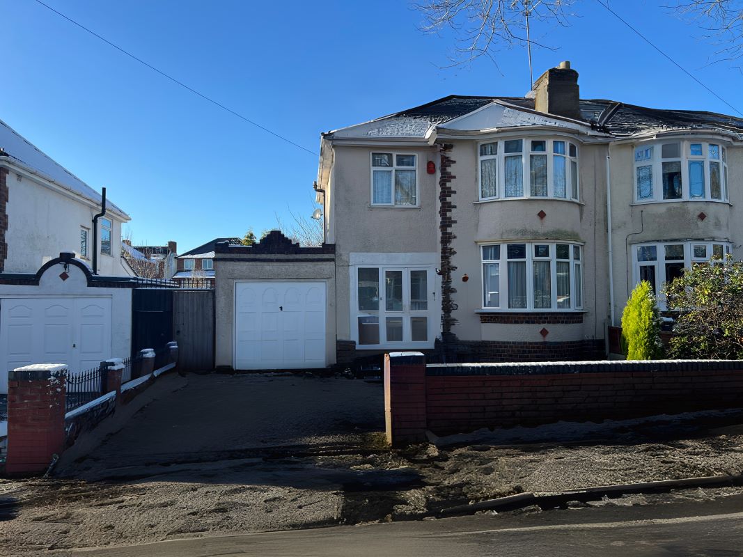 3 bedroom semi detached house in Dudley