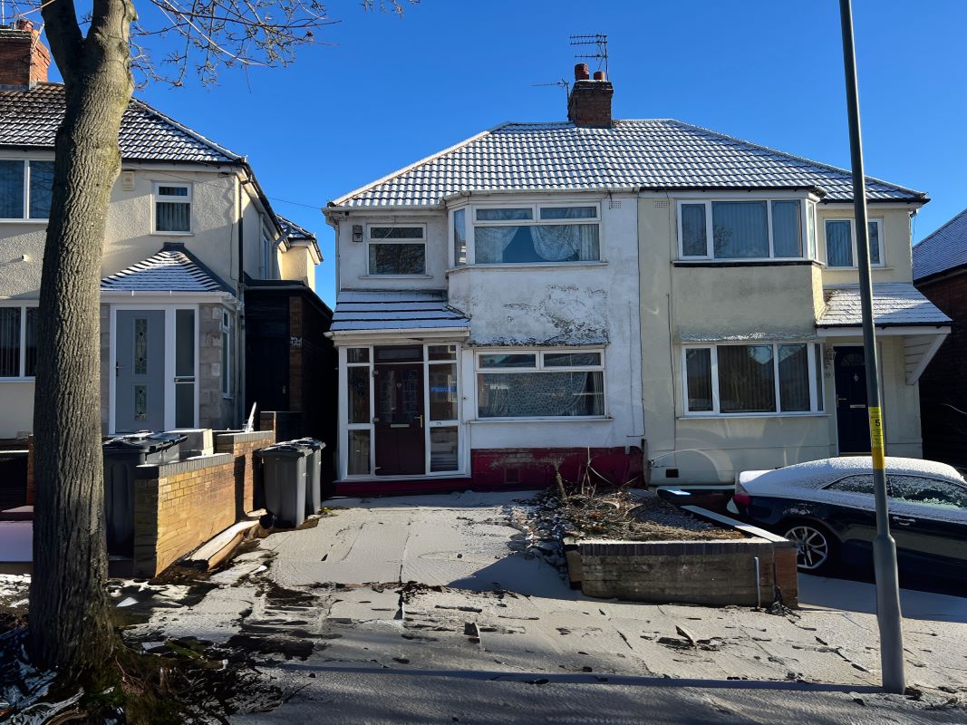 3 bedroom semi detached house in Birmingham