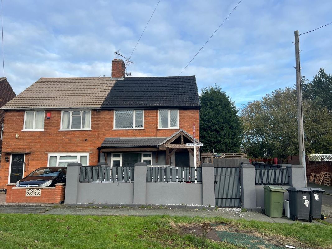 3 bedroom semi detached house in Wolverhampton