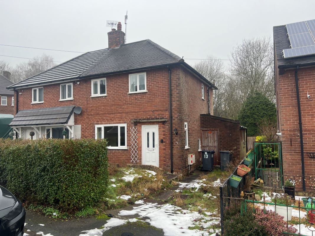 3 bedroom semi detached house in Newcastle under Lyme