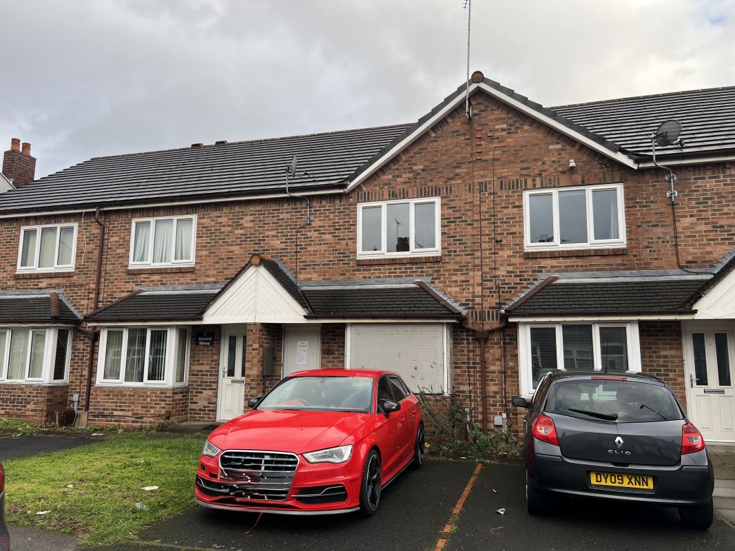 2 bedroom mid terraced property in Wednesbury