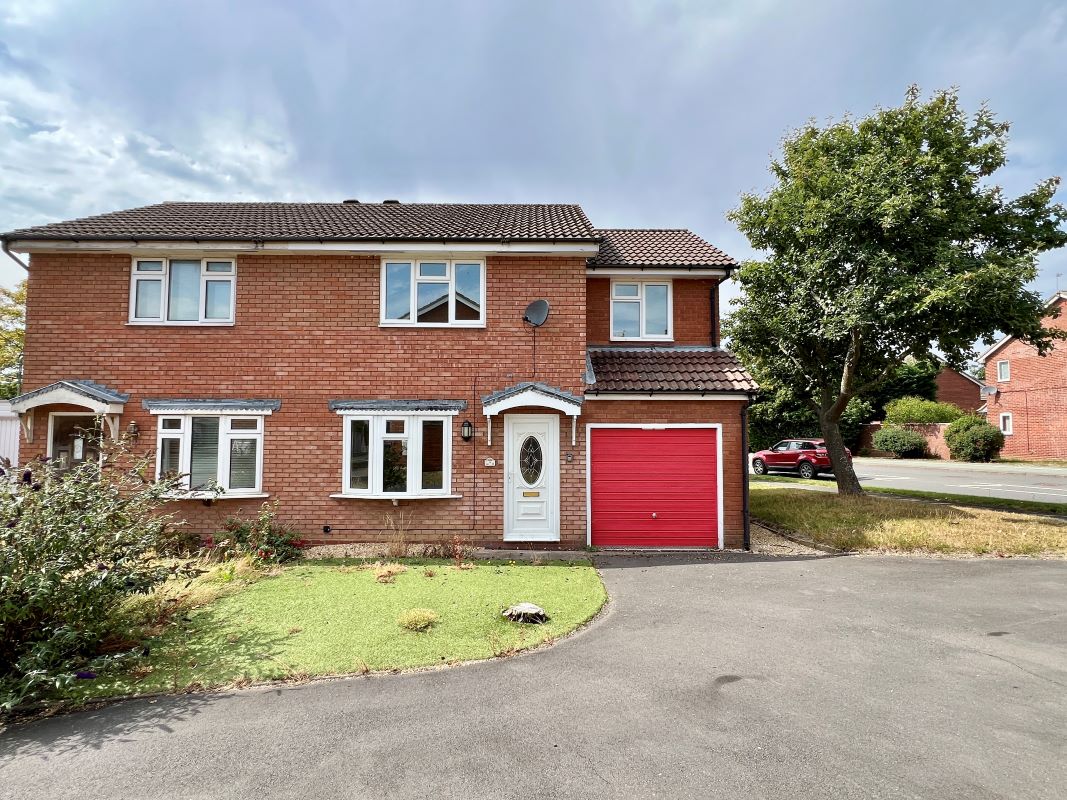 3 bedroom semi detached property in Shrewsbury