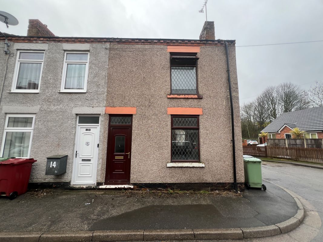 2 bedroom end terraced house in Clay Cross, Chesterfield