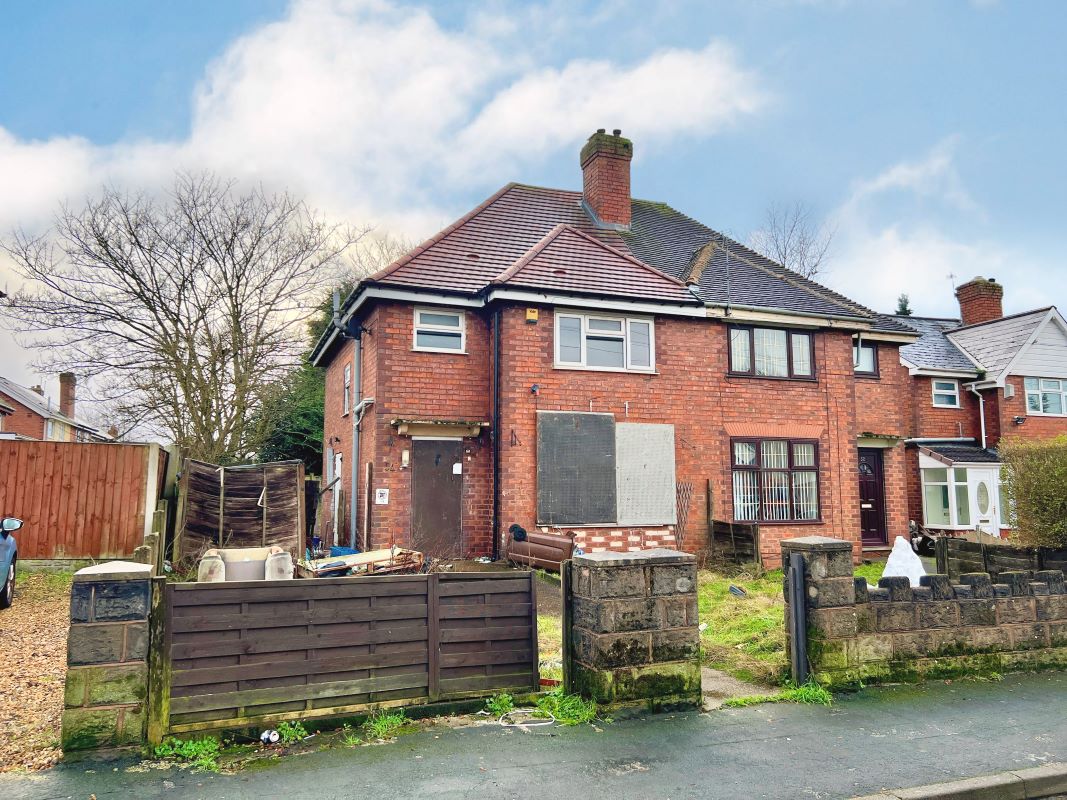 3 bedroom semi detached property in Walsall